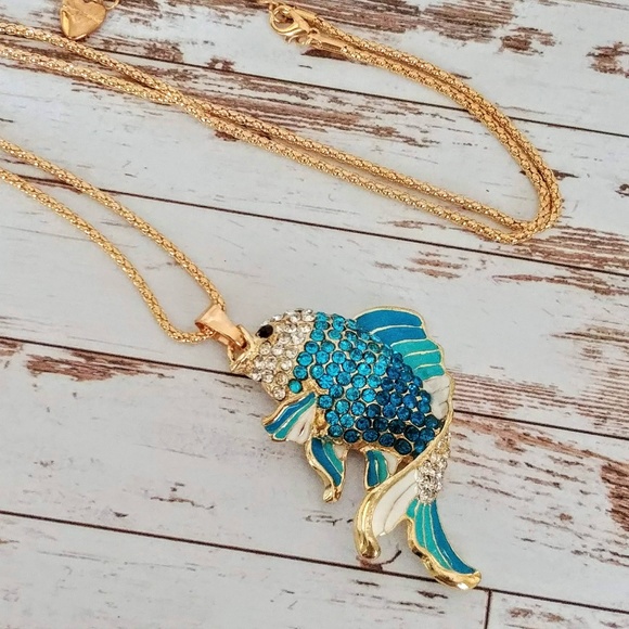 Sparkling Goldfish Pendent - Picture 2 of 3